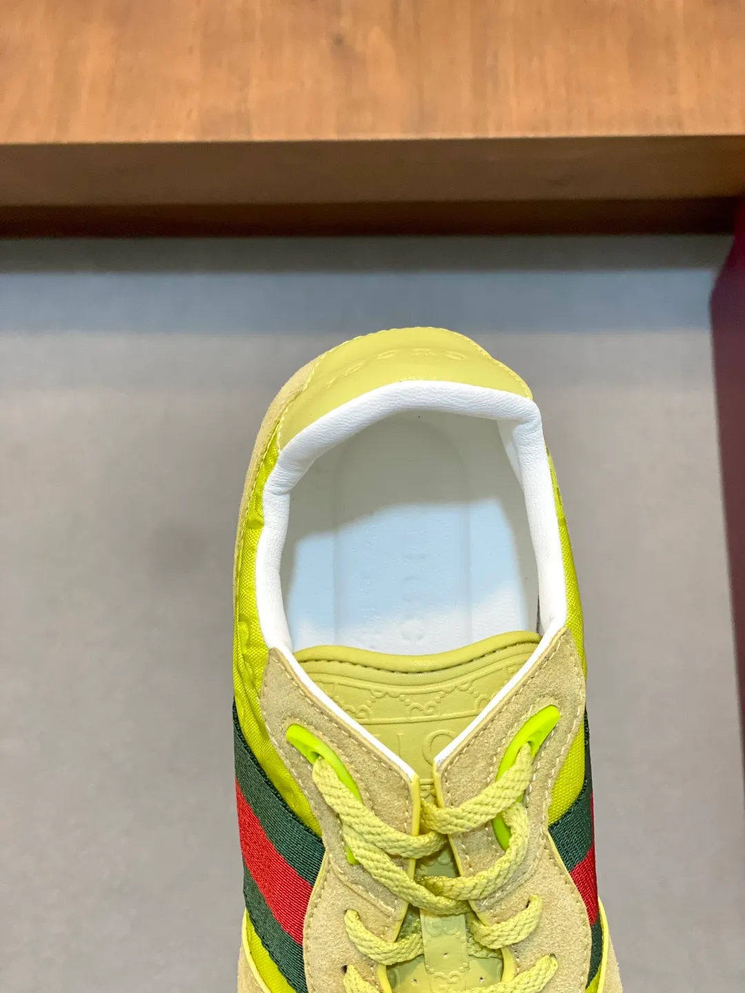 Men's shoes 💰660 [Gucci] Gucci - high-end quality original order 👩🏻‍❤️‍👨🏻 couple wear 🔍🔍🔍 casual sports shoes - upper: 🔝 suede calfskin, shoe body brand totem cloth. brand webbing, tongue. heel. air pressure brand logo - lining: water-dyed sheepskin -Outsole: ultra-light TPU foam·TR rubber; two-color molded outsole -Ultra-high quality control·fine workmanship: highlighted (high-end·exquisite·class) -Size: same style for men and women 36-44 (female 35, 40, male 45, 46 can be customized)·